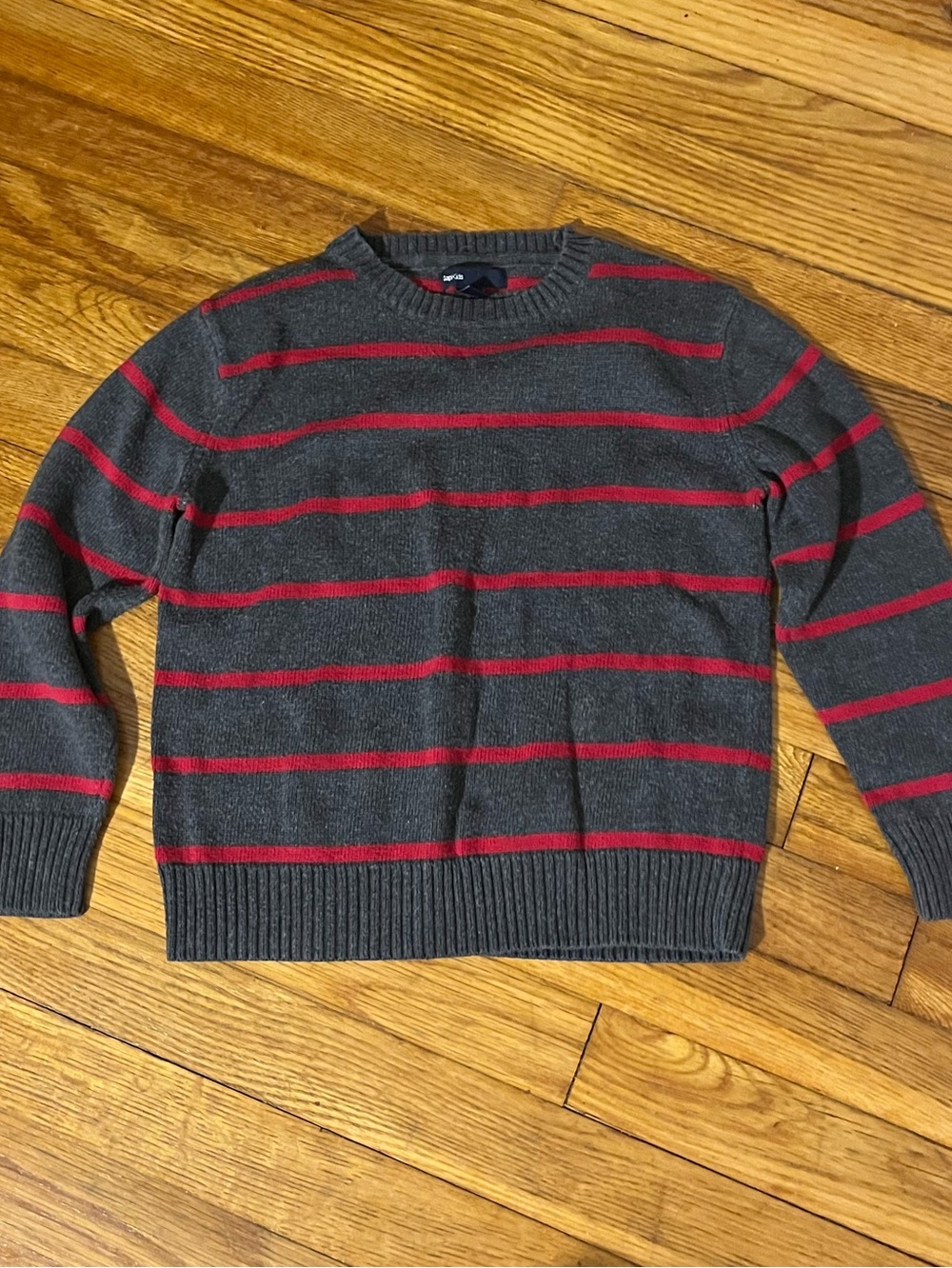GAP Kids Classic Crewneck Sweater Grey Red Stripes Small 6-7